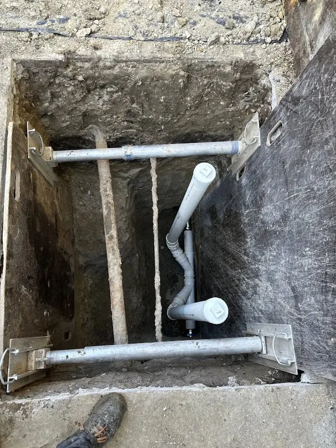Experienced plumber completing Gas Line Repair work in Glenn Heights